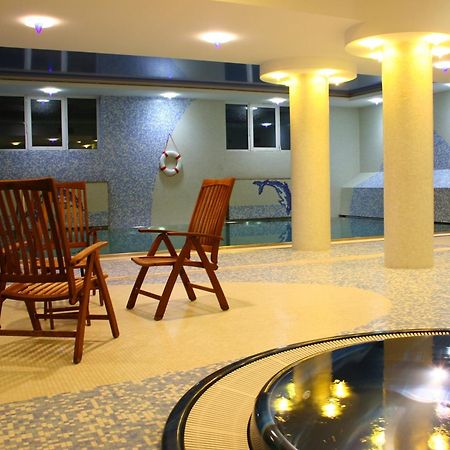 April Hotel Panorama ริคโนฟ นัด คเยชโนว์ ภายนอก รูปภาพ