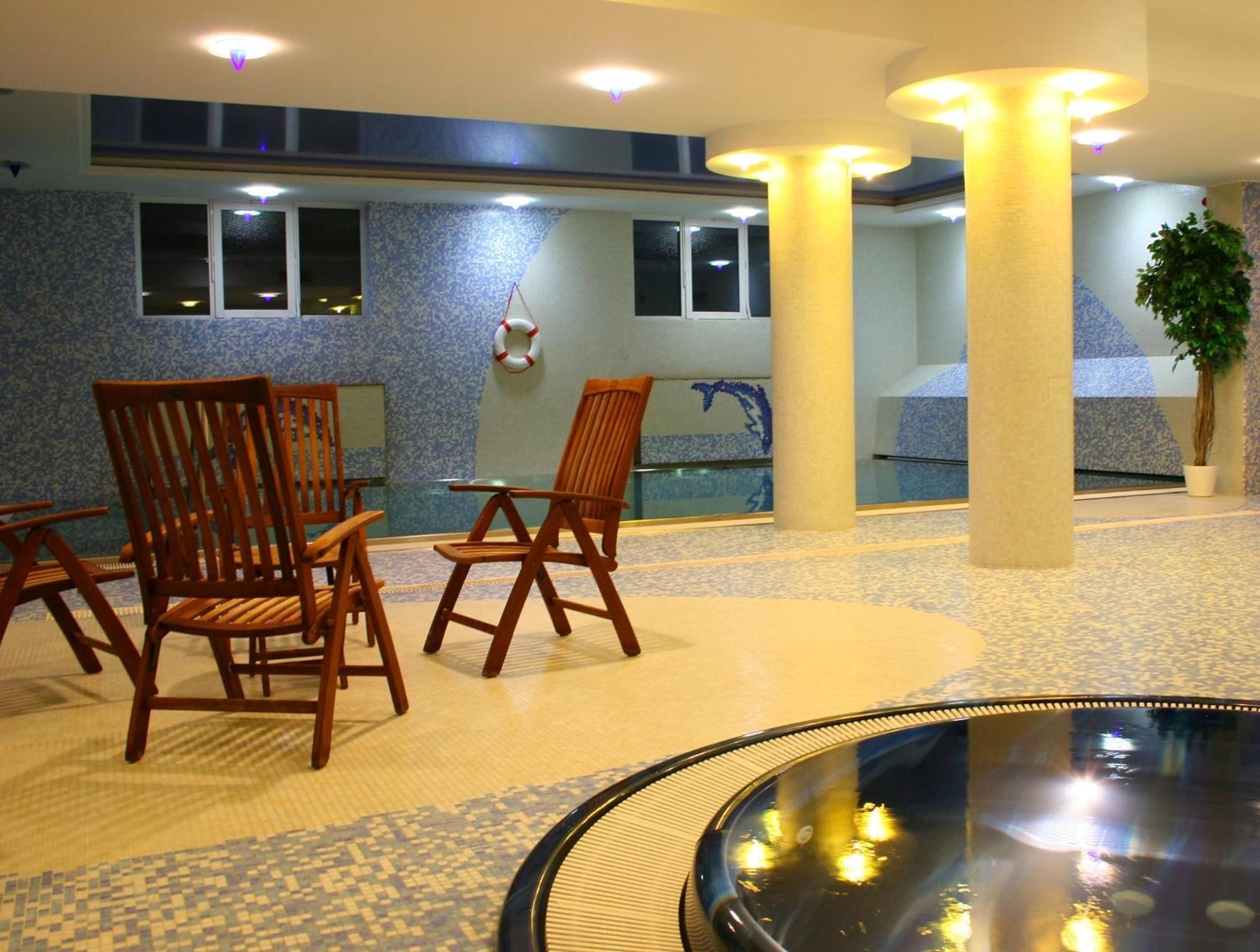 April Hotel Panorama ริคโนฟ นัด คเยชโนว์ ภายนอก รูปภาพ