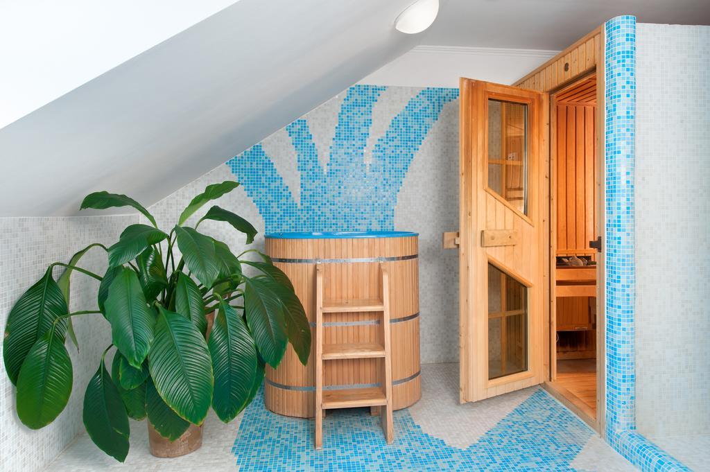 April Hotel Panorama ริคโนฟ นัด คเยชโนว์ ภายนอก รูปภาพ