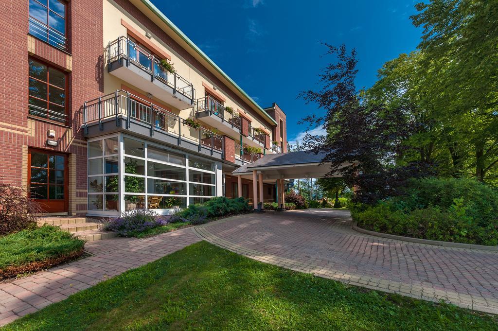 April Hotel Panorama ริคโนฟ นัด คเยชโนว์ ภายนอก รูปภาพ