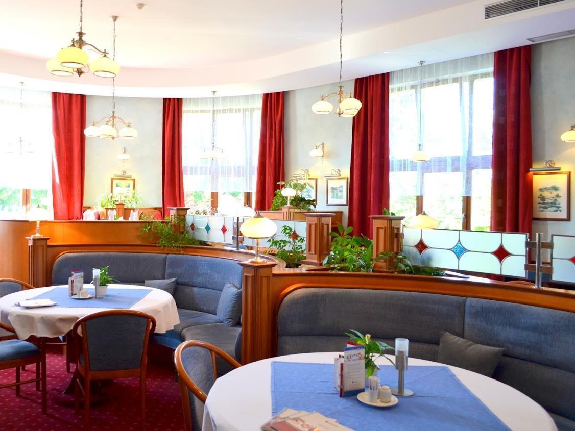 April Hotel Panorama ริคโนฟ นัด คเยชโนว์ ภายนอก รูปภาพ
