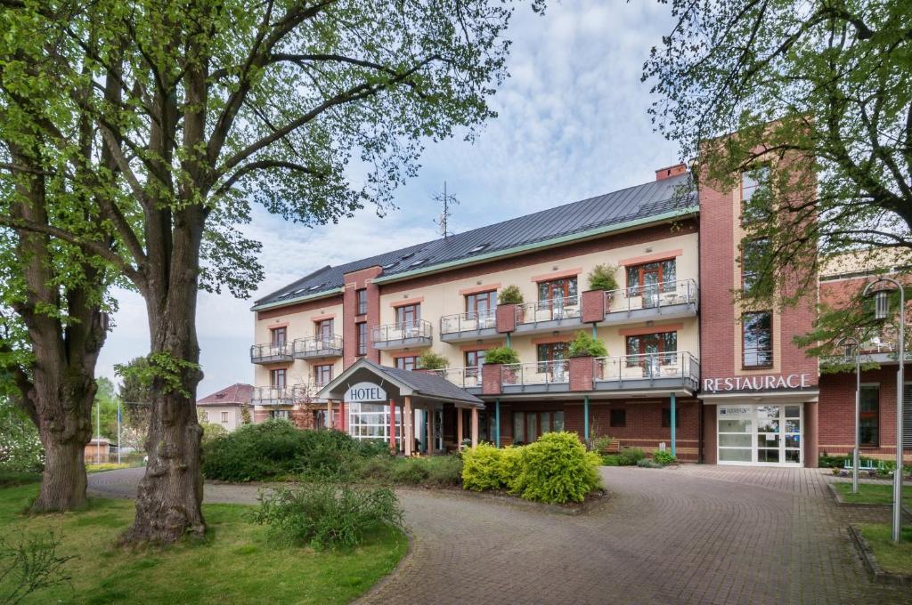 April Hotel Panorama ริคโนฟ นัด คเยชโนว์ ภายนอก รูปภาพ